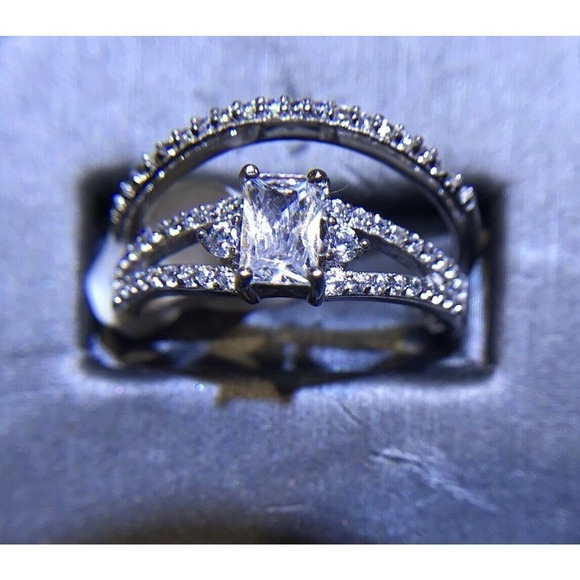 Wedding Set White Multi Stone Sz8.75 Silver 925 NWT (All Stones Simulated) - Picture 4 of 7